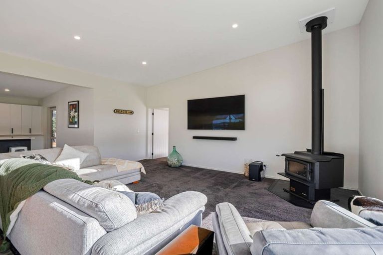 Photo of property in 14 Mowhanau Drive, Kai Iwi, Whanganui, 4574