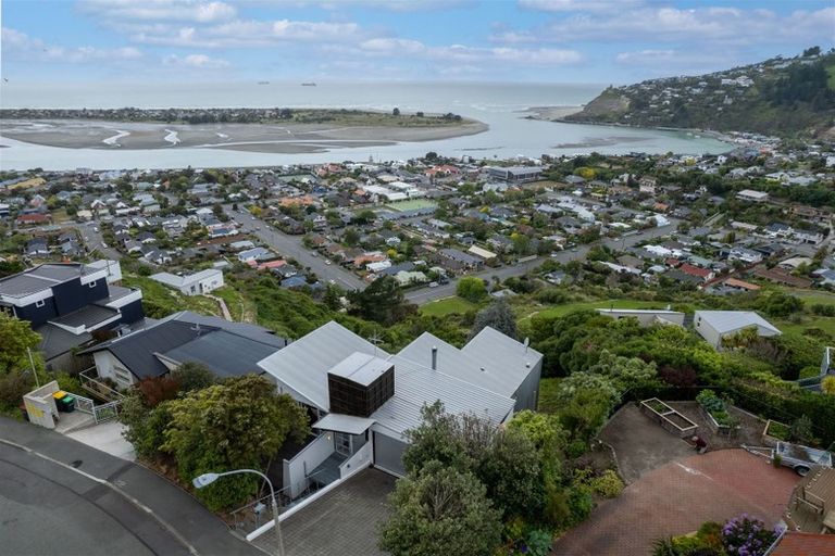 Photo of property in 16 Glendevere Terrace, Redcliffs, Christchurch, 8081