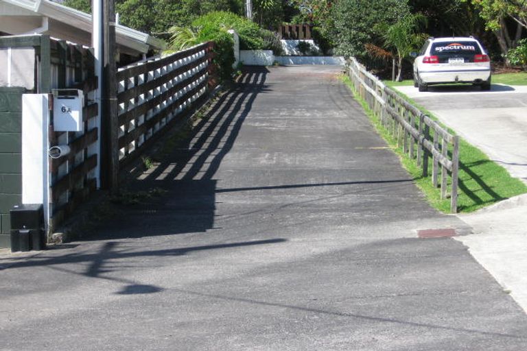 Photo of property in 6 Bishop Street, Green Bay, Auckland, 0604