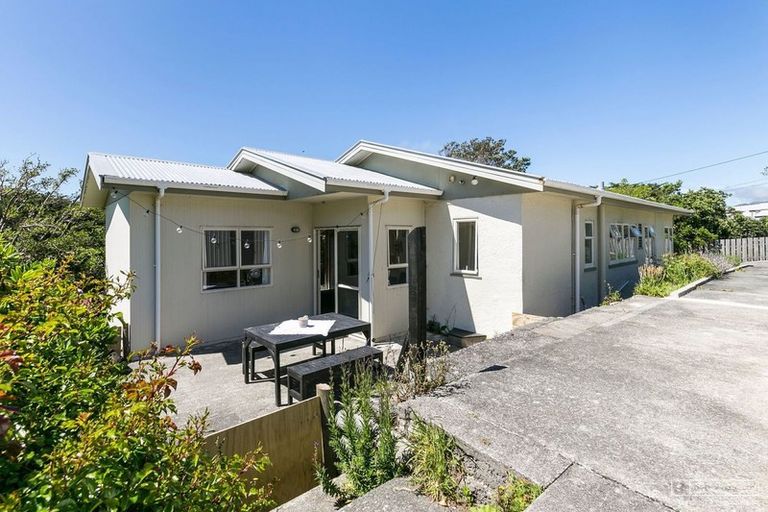 Photo of property in 46 Whanake Street, Titahi Bay, Porirua, 5022