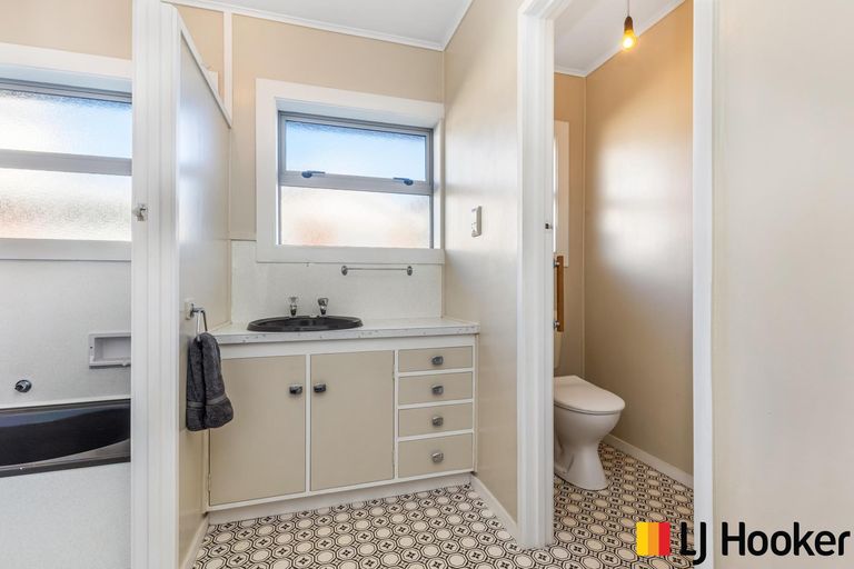 Photo of property in 236 Queen Street, Pukekohe, 2120