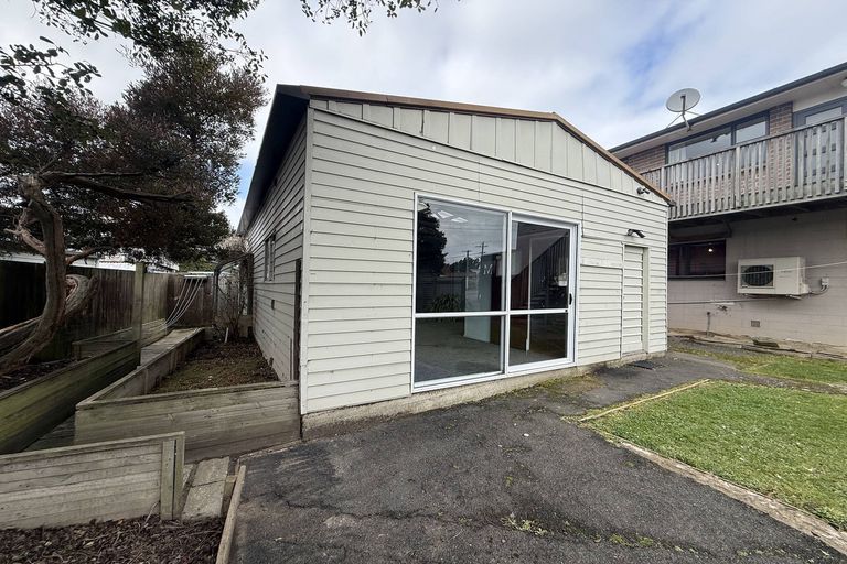 Photo of property in 2a Brooklyn Street, Green Island, Dunedin, 9018