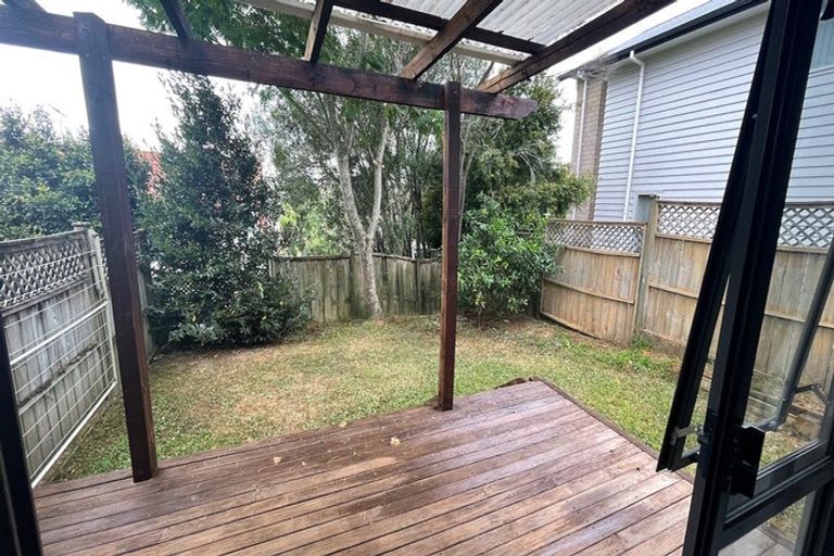 Photo of property in 1/44 Fields Parade, Oteha, Auckland, 0632