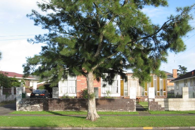 Photo of property in 27 Gossamer Drive, Pakuranga Heights, Auckland, 2010