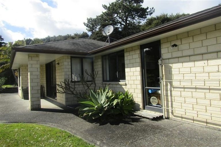 Photo of property in 337 Glenvar Road, Long Bay, Auckland, 0630