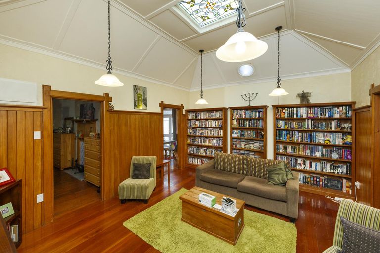 Photo of property in 28 Peppertree Glade, Kelvin Grove, Palmerston North, 4414