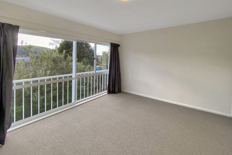 Photo of property in 95 Farmer Crescent, Taita, Lower Hutt, 5011