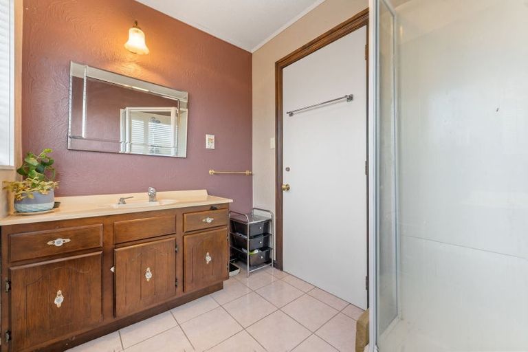 Photo of property in 43 St Annes Crescent, Wattle Downs, Auckland, 2103
