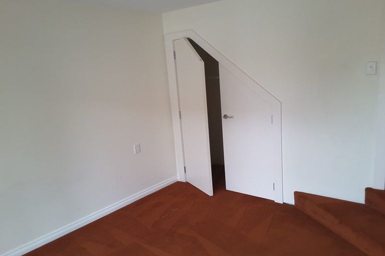 Photo of property in 2/128 Aberdeen Road, Campbells Bay, Auckland, 0620