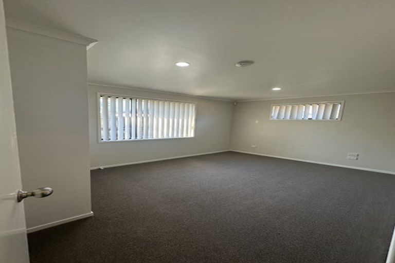 Photo of property in 2 Reef Place, Mangere, Auckland, 2022