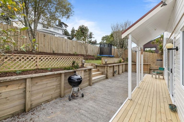 Photo of property in 2/7 Fernlea Rise, Bayview, Auckland, 0629
