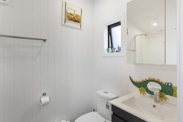 Photo of property in 49 Walton Road, Paraparaumu Beach, Paraparaumu, 5032