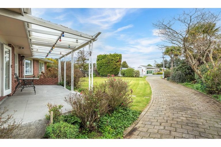 Photo of property in 64 Main North Road, Woodend, 7610