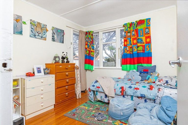 Photo of property in 6 Kummer Crescent, Masterton, 5810