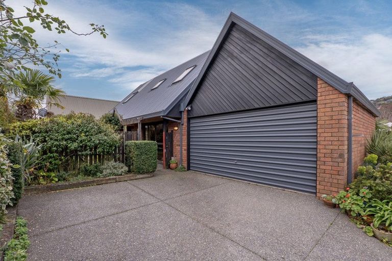 Photo of property in 2/4 Herbs Place, Cashmere, Christchurch, 8022