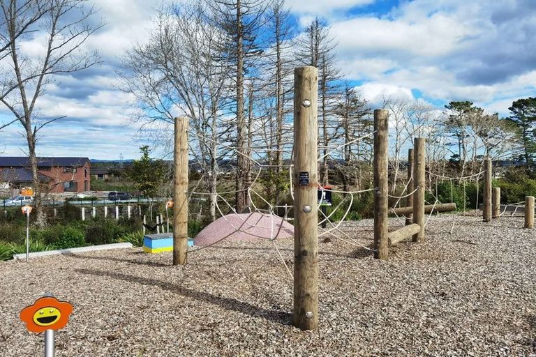 Photo of property in 15 Jeroboam Loop, Kumeu, 0810