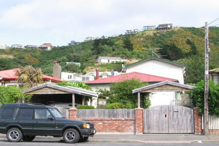 Photo of property in 52 Derwent Street, Island Bay, Wellington, 6023