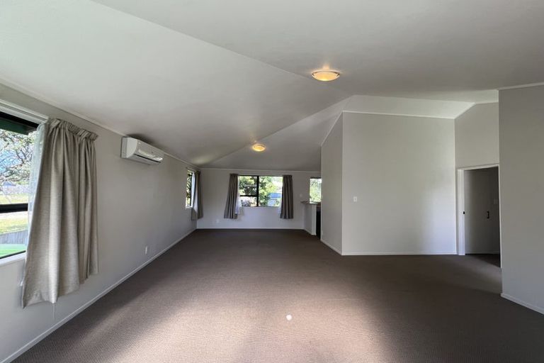 Photo of property in 16 Shearwater Street, One Tree Point, 0118