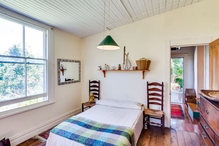 Photo of property in 1 Harvey Road, Bluff Hill, Napier, 4110