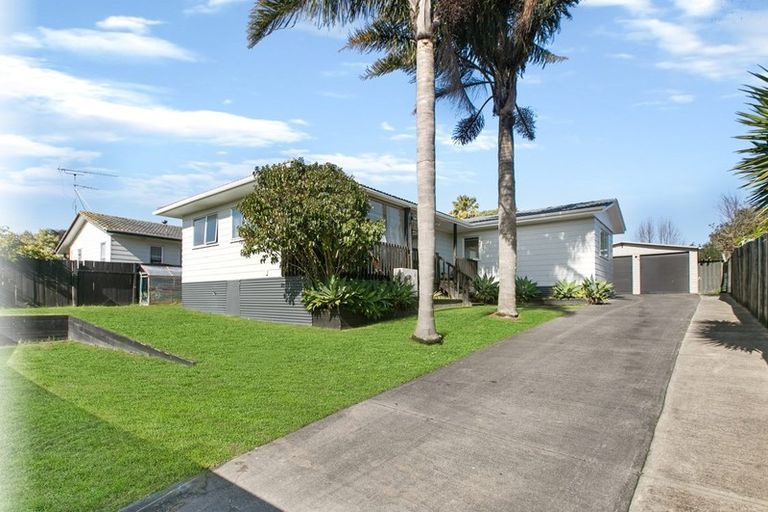 Photo of property in 4 Katrina Place, Massey, Auckland, 0614