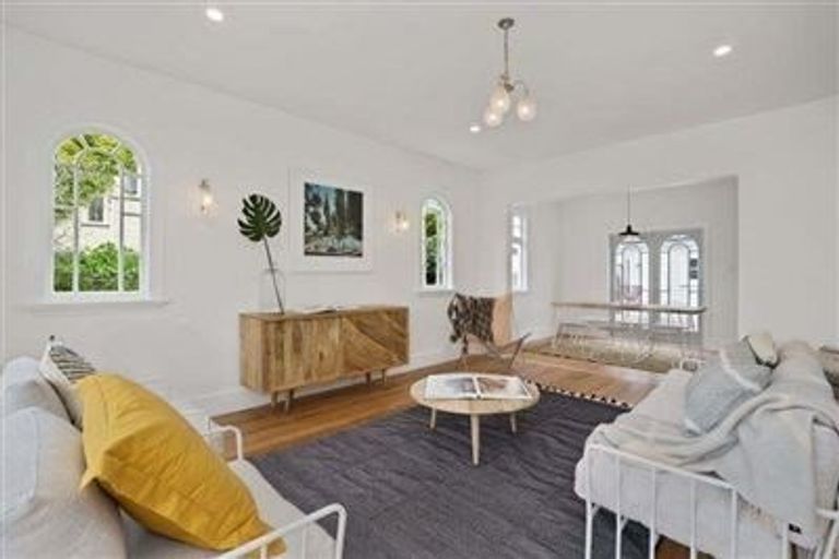 Photo of property in 33 Kotare Street, Fendalton, Christchurch, 8041