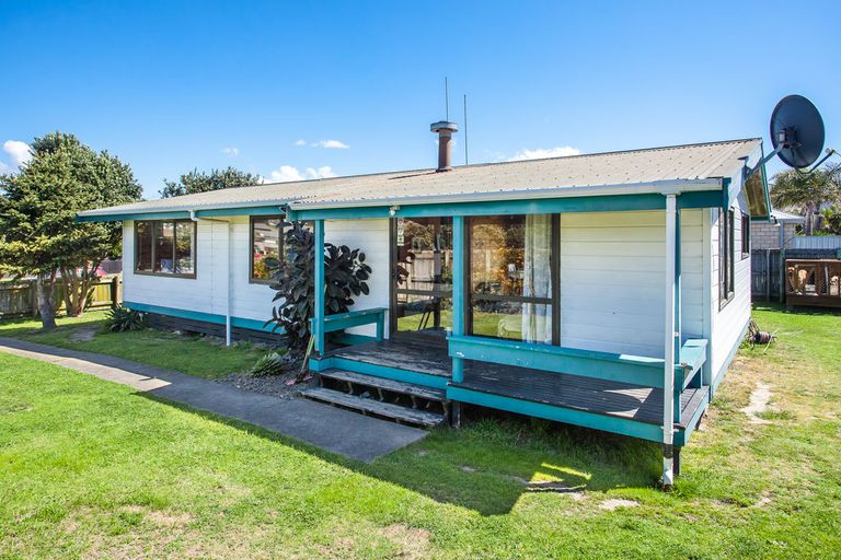 Photo of property in 6 Marlin Drive, Coastlands, Whakatane, 3120