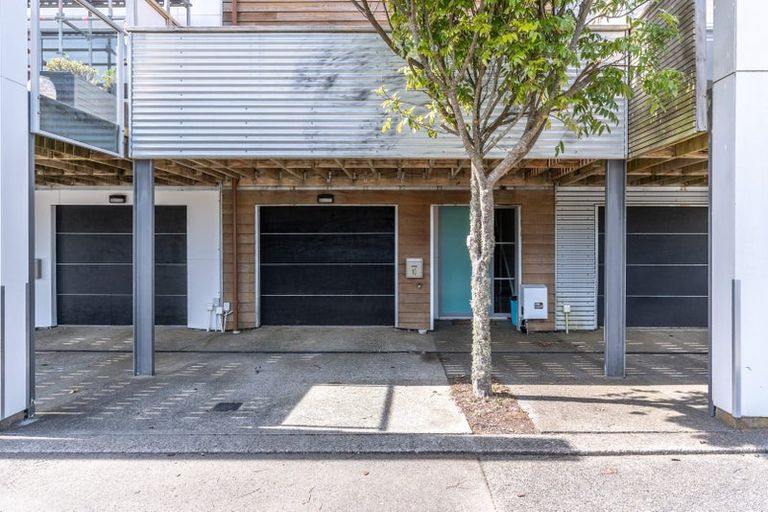 Photo of property in 10 Saddleback Grove, Karori, Wellington, 6012