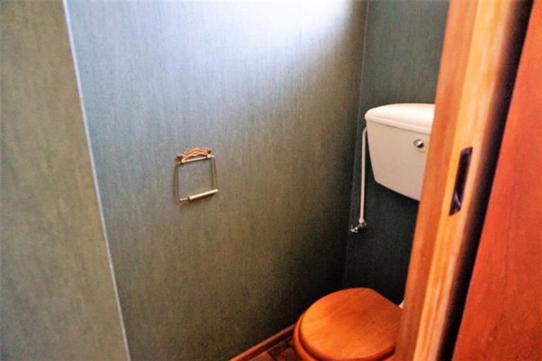 Photo of property in 37 Cunningham Street, Grasmere, Invercargill, 9810