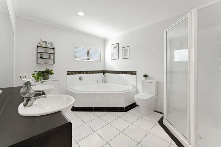 Photo of property in 62 Matarangi Road, East Tamaki, Auckland, 2013