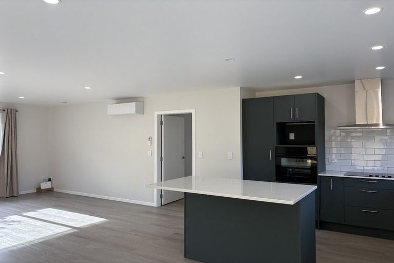 Photo of property in 1/5 Tawa Terrace, Tawa, Wellington, 5028