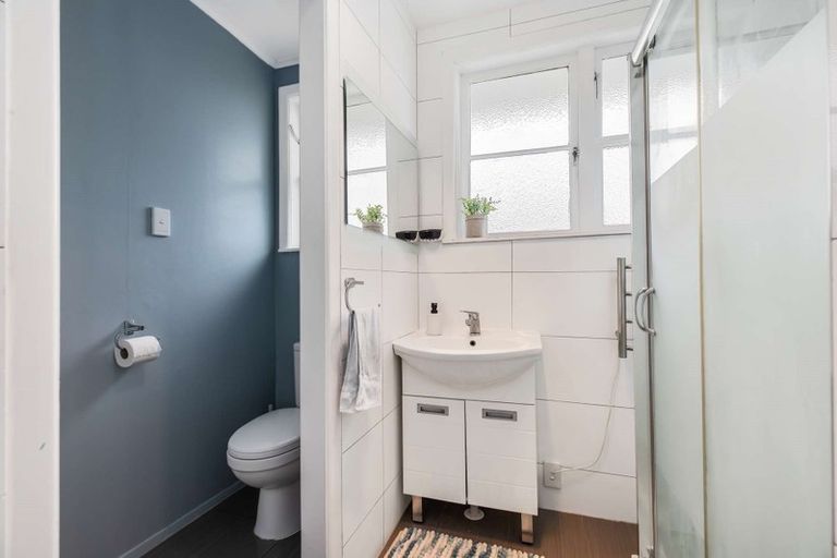 Photo of property in 29 Astley Avenue, New Lynn, Auckland, 0600