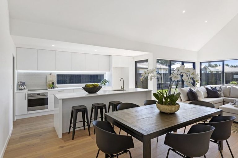 Photo of property in 17 Little Gem Road, Hornby, Christchurch, 8025