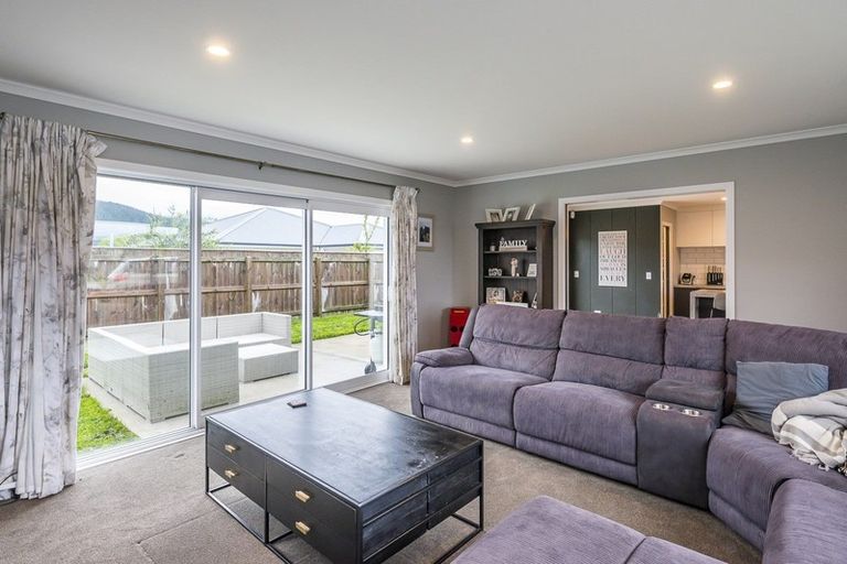 Photo of property in 14 Gallipoli Place, Paraparaumu, 5032