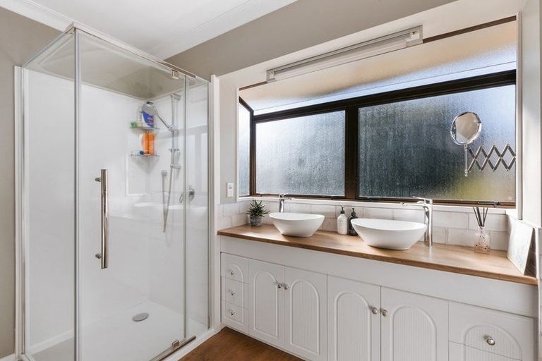 Photo of property in 1 Ruamoana Place, Omokoroa, 3114