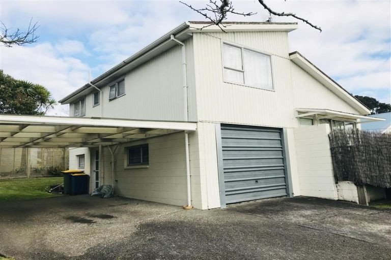 Photo of property in 2/27 Brandon Road, Glen Eden, Auckland, 0602