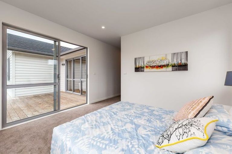 Photo of property in 10 Ahorangi Road, Silverdale, 0932