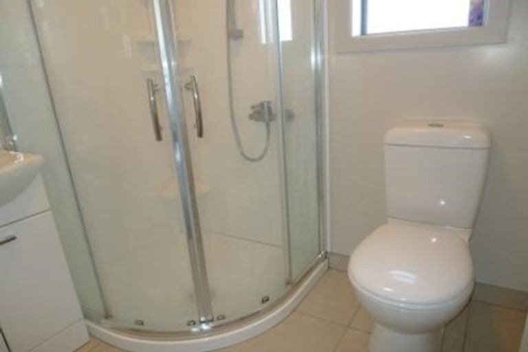 Photo of property in 52d Mandalay Terrace, Khandallah, Wellington, 6035