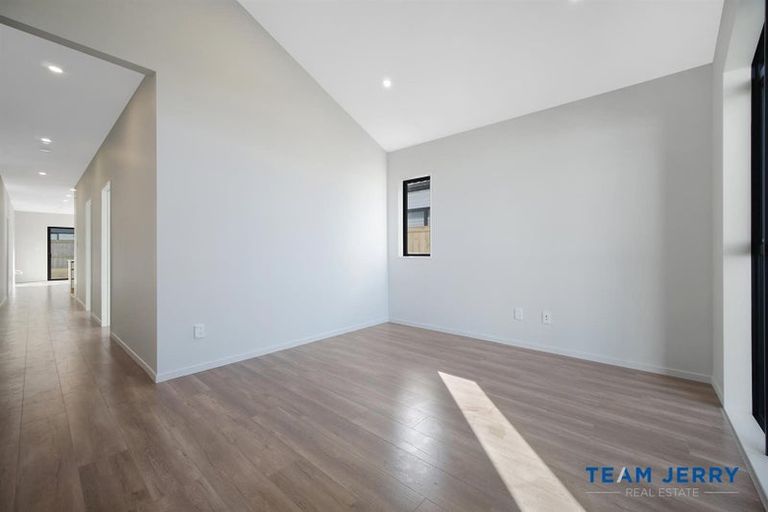 Photo of property in 27 Huringa Road, Karaka, Papakura, 2113