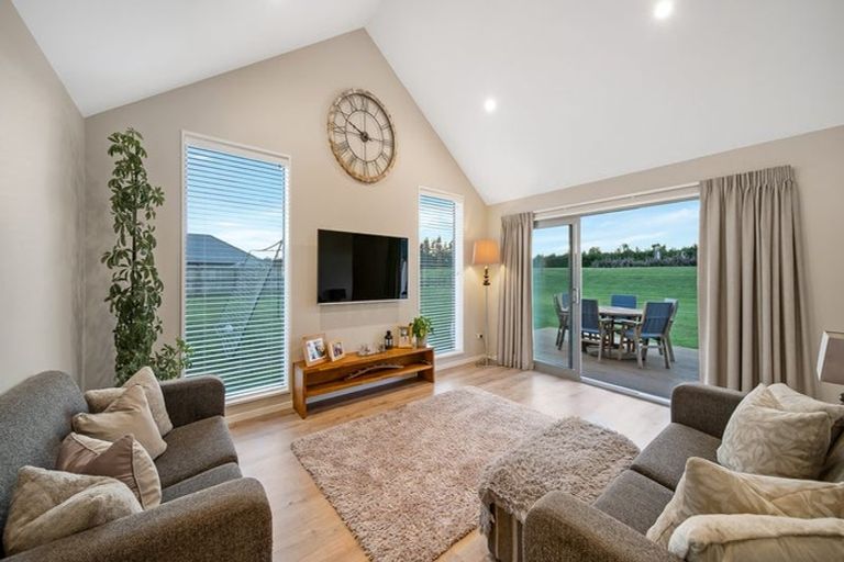 Photo of property in 29 Silver Peaks Drive, West Melton, 7618