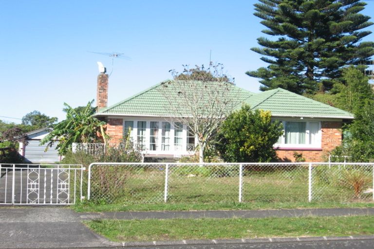 Photo of property in 1 Cambridge Road, Manurewa, Auckland, 2102