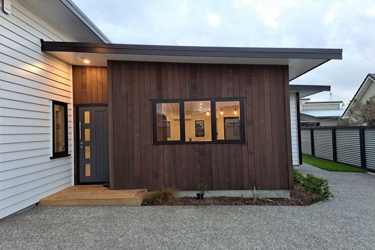 Photo of property in 10a Queenwood Road, Levin, 5510