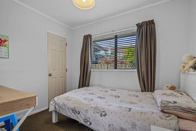 Photo of property in 20 Matisse Drive, West Harbour, Auckland, 0618