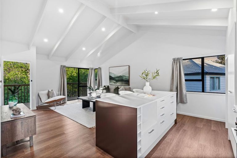 Photo of property in 14 Landsdale Place, Massey, Auckland, 0614