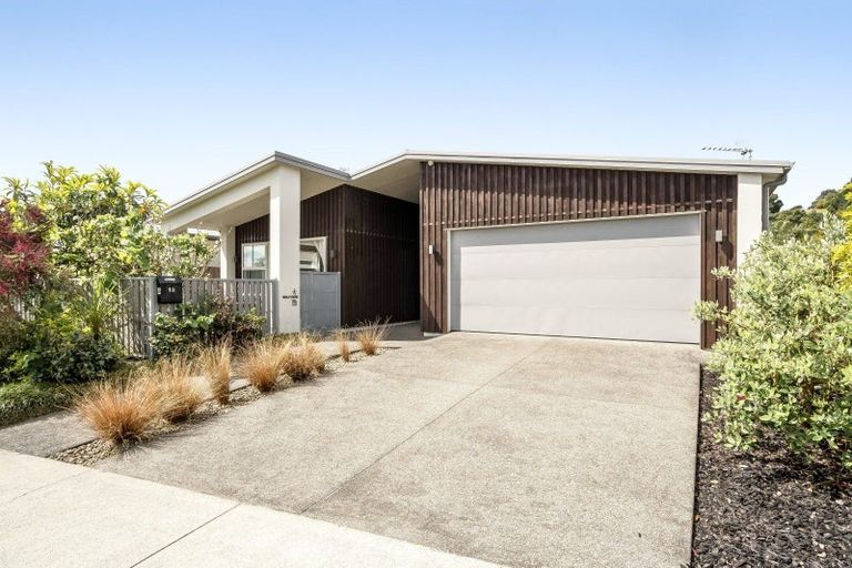 Photo of property in 18 Saint Pauls Drive, Brookfield, Tauranga, 3110