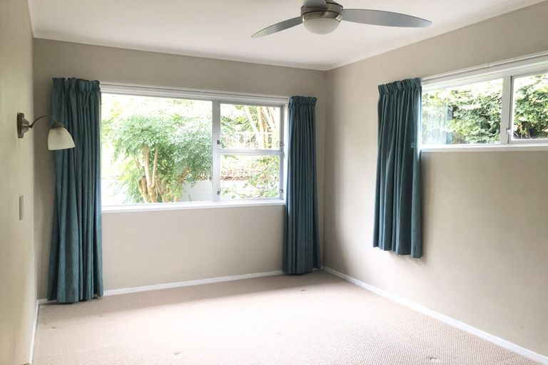 Photo of property in 54 Newhaven Terrace, Mairangi Bay, Auckland, 0630