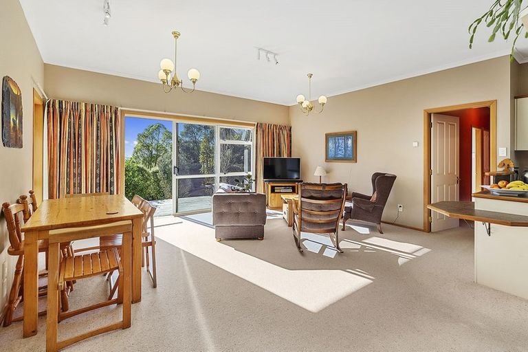 Photo of property in 4 Rangatira Road, Tawa, Wellington, 5028