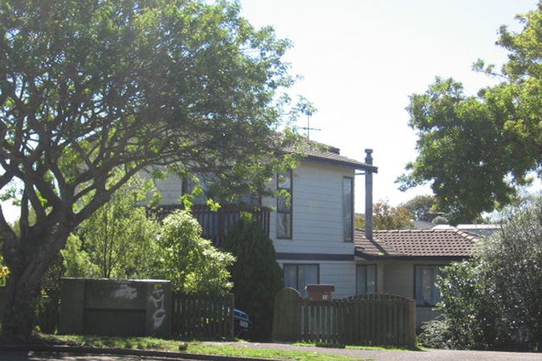 Photo of property in 13 Glucina Place, Glen Eden, Auckland, 0602