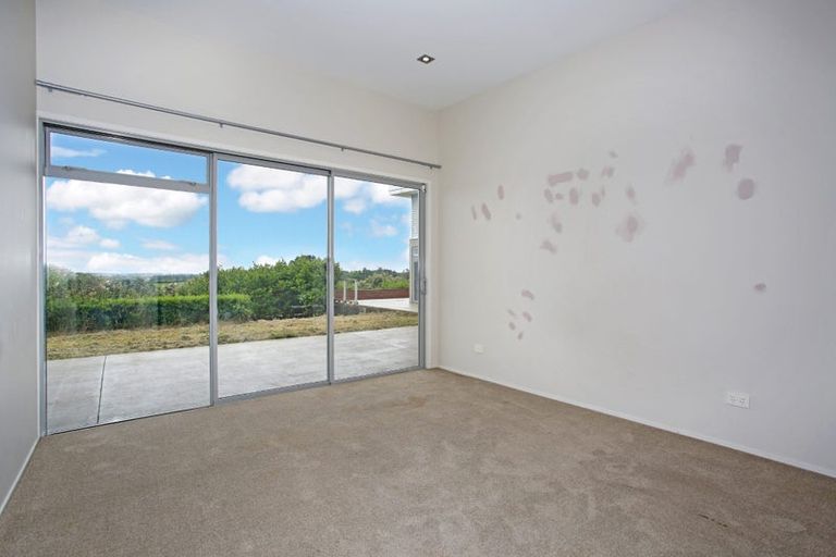 Photo of property in 58 Old Barn Road, Opaheke, Papakura, 2584
