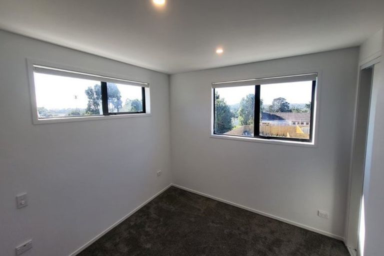 Photo of property in 1/137 Tirimoana Road, Te Atatu South, Auckland, 0602