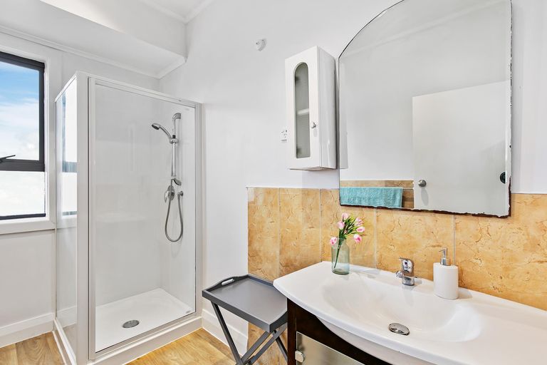 Photo of property in 1 Henwood Road, Mangere East, Auckland, 2024